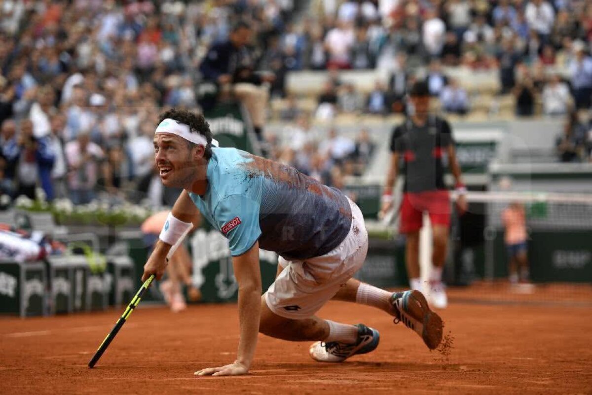 ROLAND GARROS // GALERIE FOTO De la suspendare pentru trucare de meciuri, la victorie cu Djokovic » Declarațiile emoționante ale lui Cecchinato după calificarea în semifinale: "A meritat toată munca"