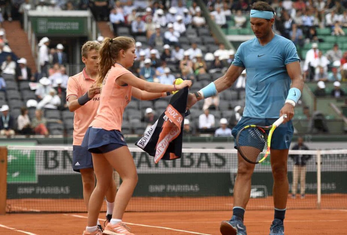 ROLAND GARROS // Rafael Nadal, salvat de ploaie în meciul din sferturi » Spaniolul a trecut prin momente extrem de complicate