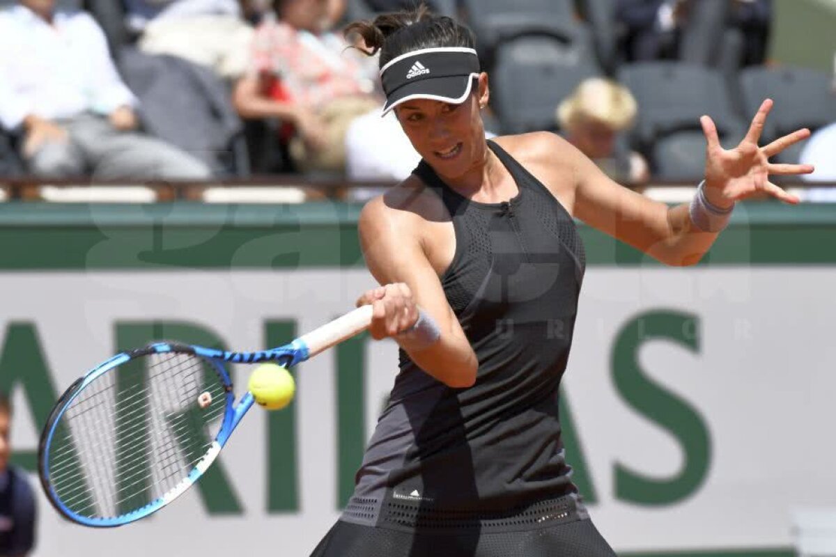 Simona Halep o surclasează pe Garbine Muguruza și e în a treia finală de Roland Garros din carieră! VICTORIE imensă: își păstrează și numărul 1 mondial!