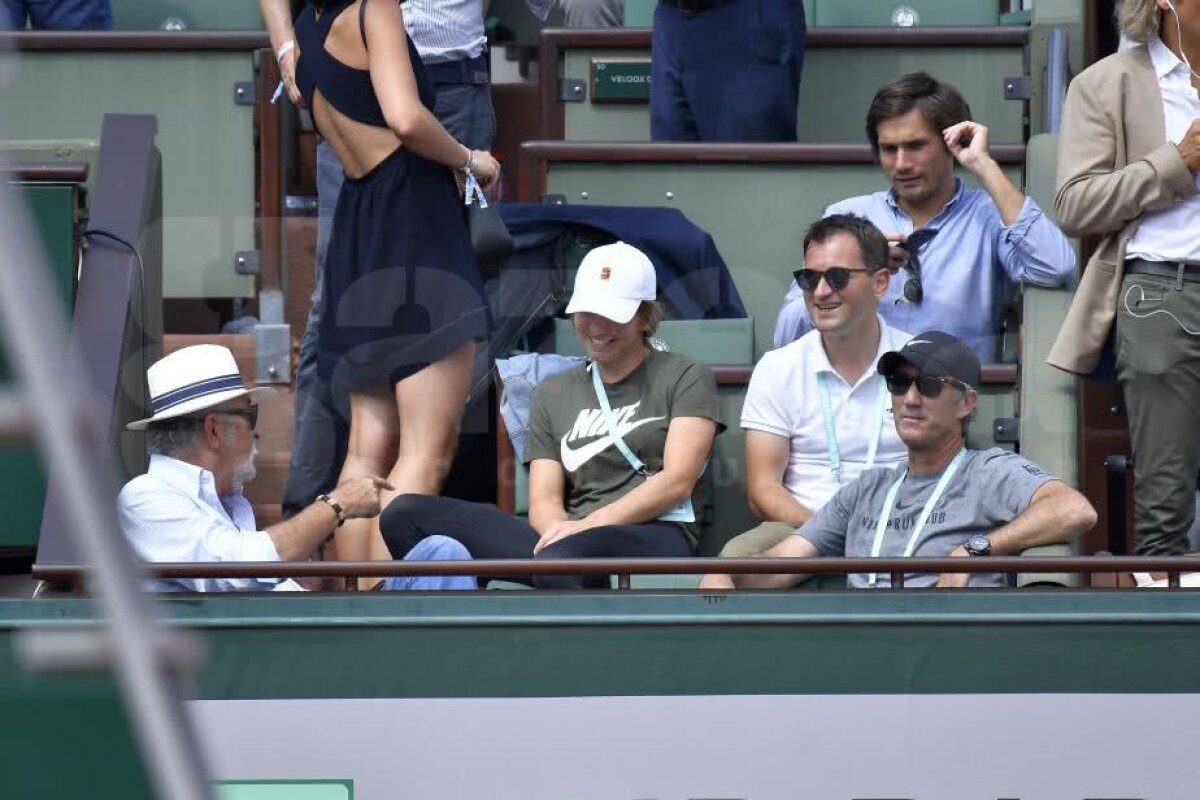 SIMONA HALEP ÎN FINALĂ LA ROLAND GARROS // FOTO Ce a făcut Simona Halep cu o zi înaintea marii finale! A fost surprinsă alături de Țiriac și Cahill