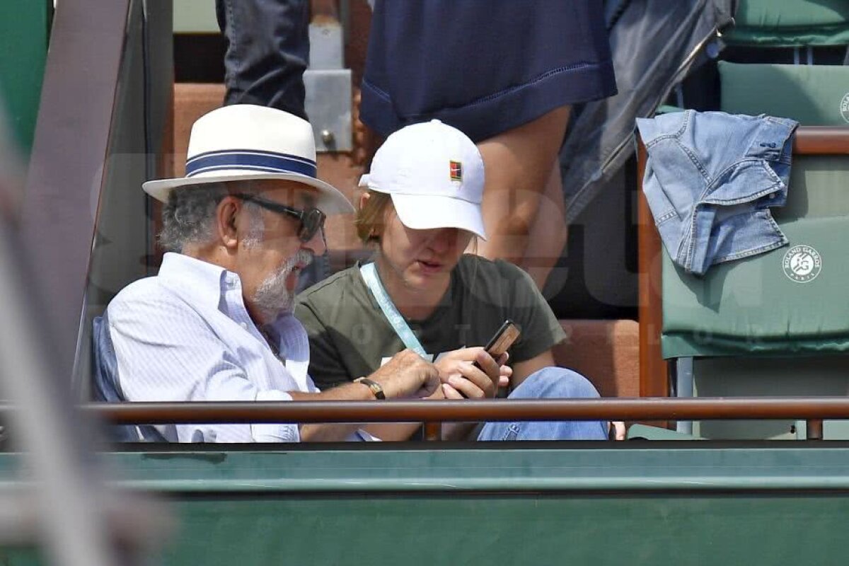 SIMONA HALEP ÎN FINALĂ LA ROLAND GARROS // FOTO Ce a făcut Simona Halep cu o zi înaintea marii finale! A fost surprinsă alături de Țiriac și Cahill