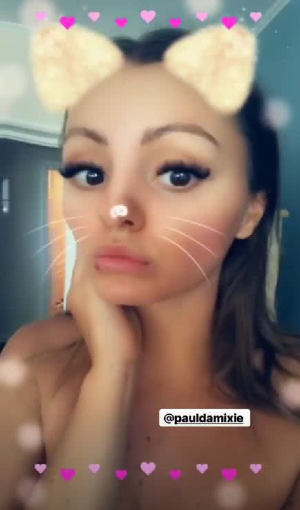 FOTO Alexandra Stan s-a filmat GOALĂ pe Instagram: ”Am fundul atât de mare că nu încape în cadru”