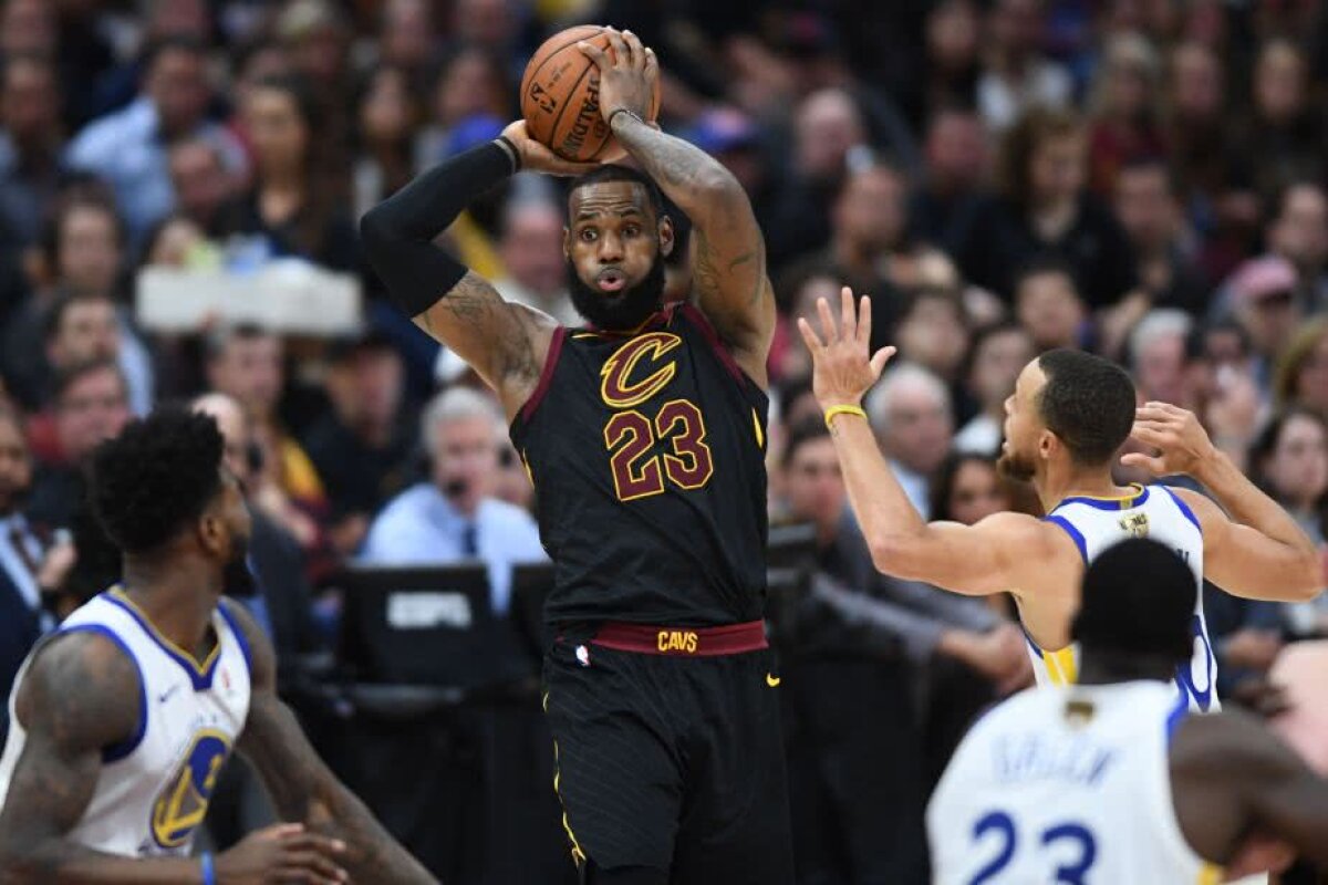 VIDEO+FOTO Cleveland Cavaliers vs. Golden State 0-4 » Măturați! Golden State își păstrează titlul după ce o demolează pe Cleveland, 108-85 » Durant MVP, LeBron își caută echipă