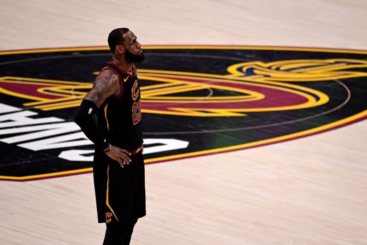 VIDEO+FOTO Cleveland Cavaliers vs. Golden State 0-4 » Măturați! Golden State își păstrează titlul după ce o demolează pe Cleveland, 108-85 » Durant MVP, LeBron își caută echipă