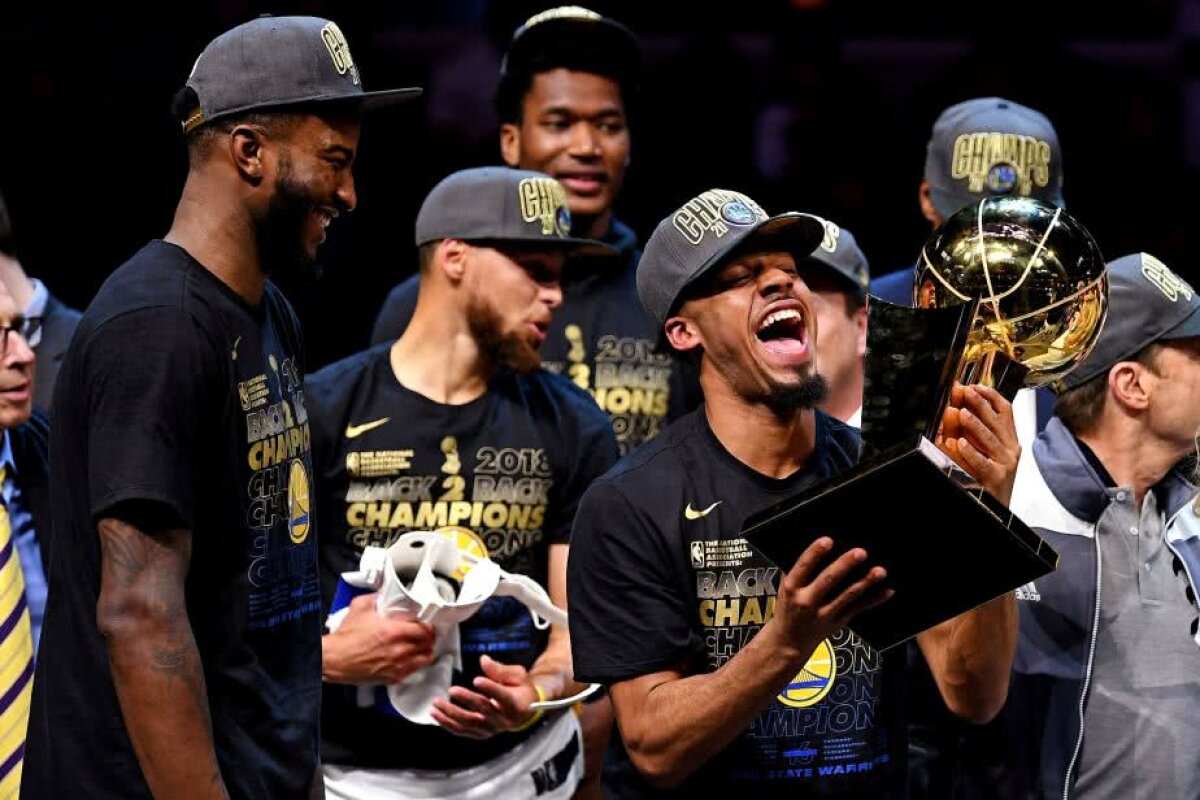 VIDEO+FOTO Cleveland Cavaliers vs. Golden State 0-4 » Măturați! Golden State își păstrează titlul după ce o demolează pe Cleveland, 108-85 » Durant MVP, LeBron își caută echipă