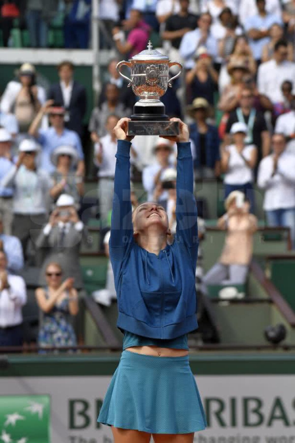 VIDEO + FOTO BRAVO, SIMO! Performanță excepțională! Simona Halep câștigă Roland Garros după o revenire fabuloasă în fața lui Sloane Stephens!