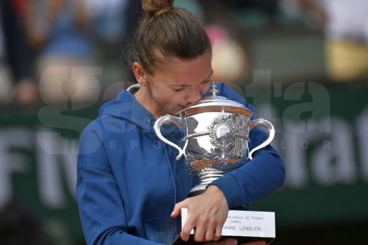 SIMONA HALEP A CÂȘTIGAT ROLAND GARROS // GALERIE FOTO A plâns și a sărutat trofeul de o mie de ori! Bucurie fără seamăn a Simonei Halep după titlul de la Roland Garros