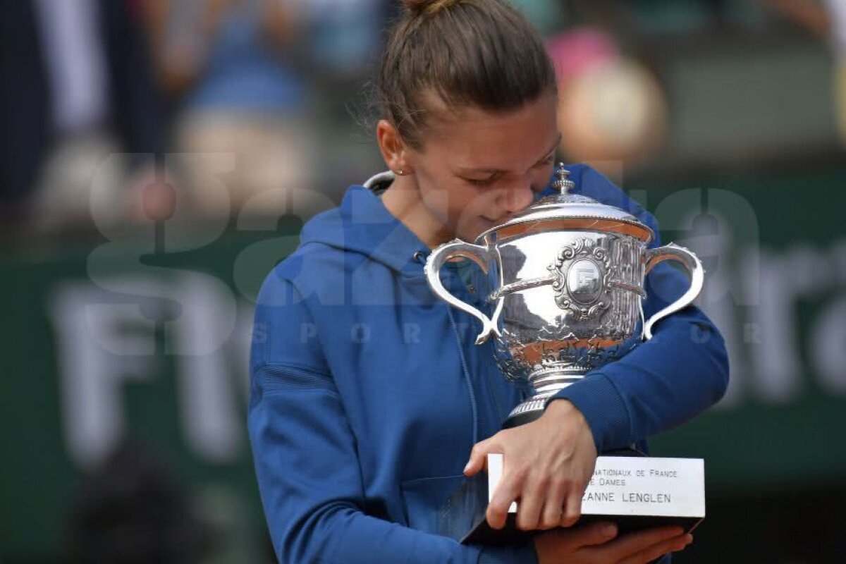 SIMONA HALEP A CÂȘTIGAT ROLAND GARROS // GALERIE FOTO A plâns și a sărutat trofeul de o mie de ori! Bucurie fără seamăn a Simonei Halep după titlul de la Roland Garros