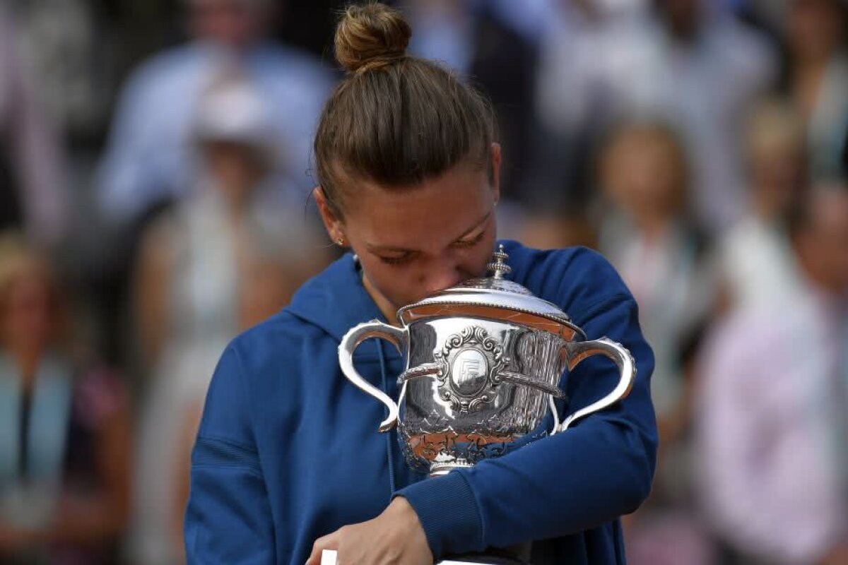 SIMONA HALEP A CÂȘTIGAT ROLAND GARROS // GALERIE FOTO A plâns și a sărutat trofeul de o mie de ori! Bucurie fără seamăn a Simonei Halep după titlul de la Roland Garros