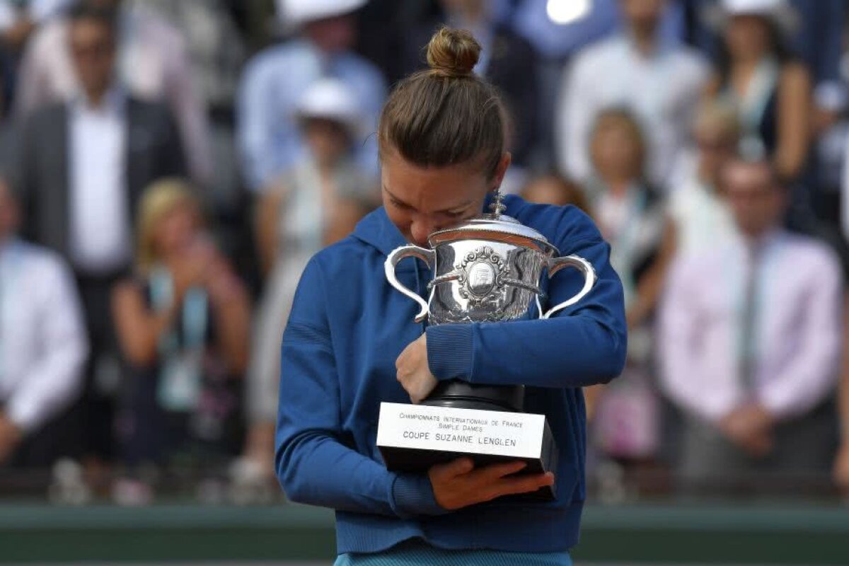 SIMONA HALEP A CÂȘTIGAT ROLAND GARROS // GALERIE FOTO A plâns și a sărutat trofeul de o mie de ori! Bucurie fără seamăn a Simonei Halep după titlul de la Roland Garros