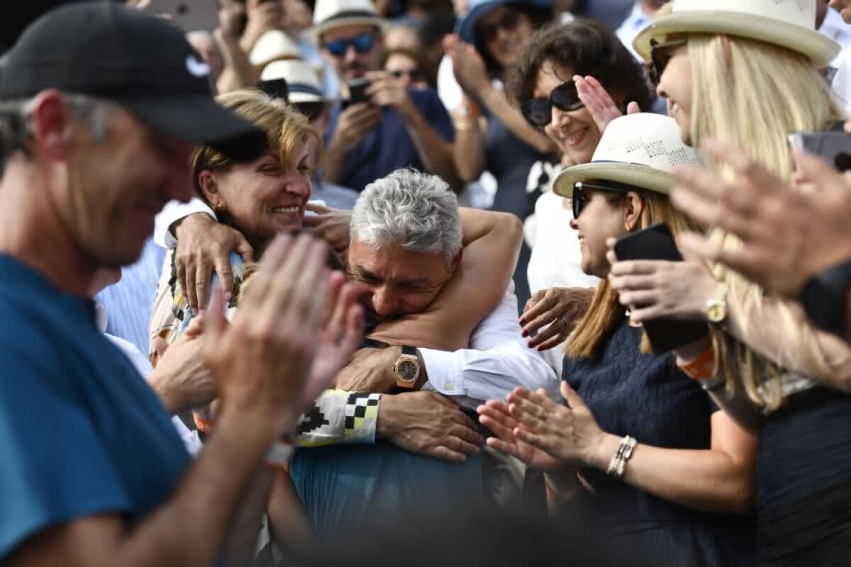 SIMONA HALEP A CÂȘTIGAT ROLAND GARROS // VIDEO+FOTO La fel ca Nadal! Simona Halep a sărbătorit primul titlu de Grand Slam cățărându-se până în lojă