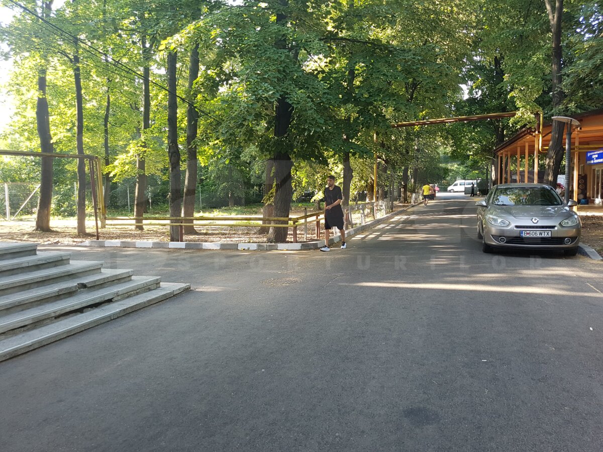 GALERIE FOTO FCSB s-a reunit astăzi la INMS » Cele 8 nume noi din lotul lui Dică + fotbalistul care a "furat" startul 