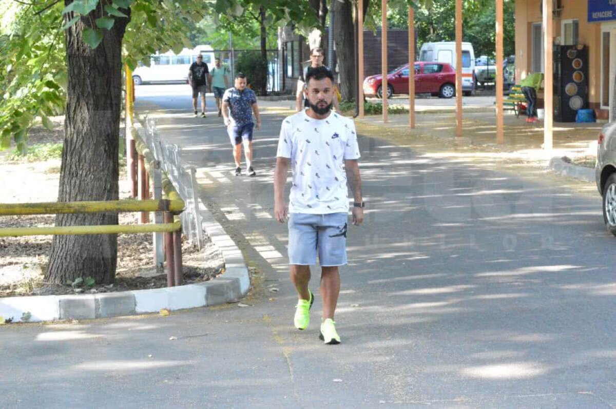 GALERIE FOTO FCSB s-a reunit astăzi la INMS » Cele 8 nume noi din lotul lui Dică + fotbalistul care a "furat" startul 