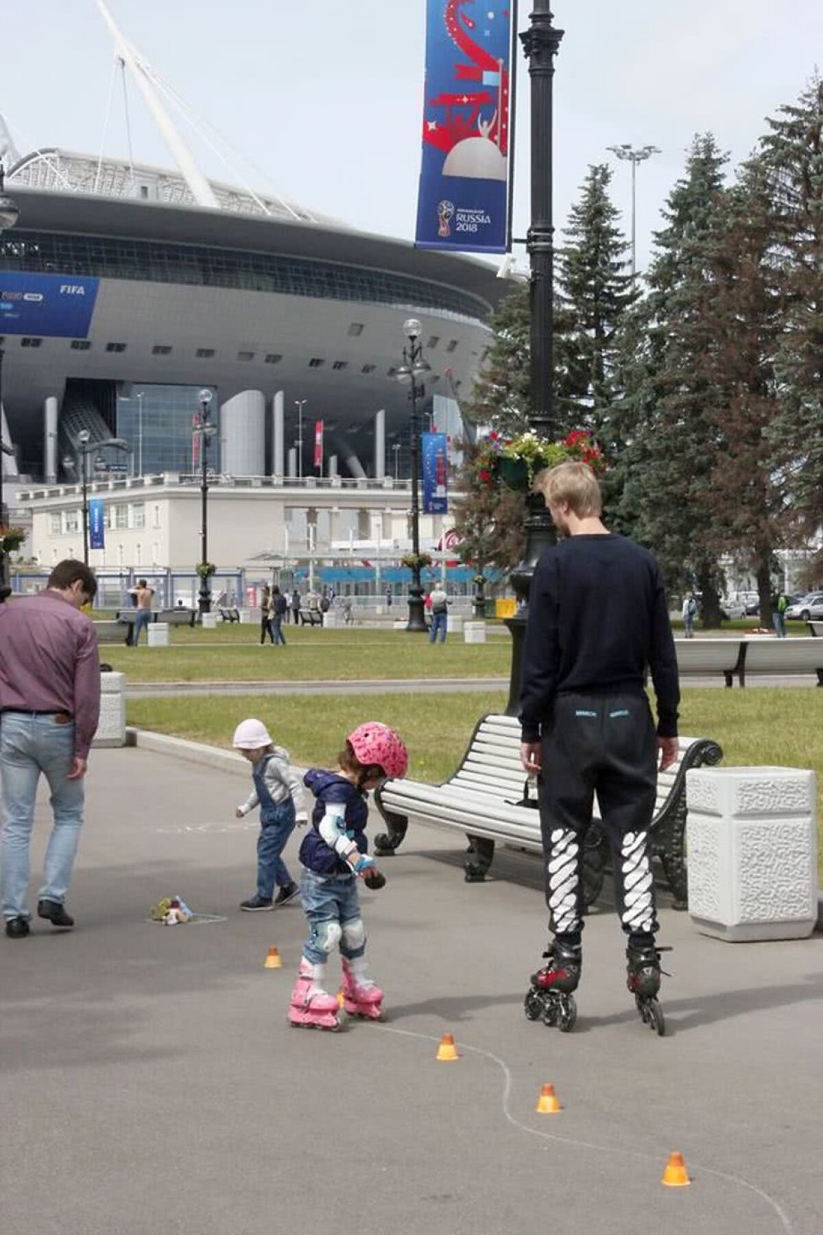 Corespondență GSP din Rusia » VIDEO + FOTO Sport și două povești de pus în ramă la doi pași de stadionul Krestovski  din Sankt Petersburg