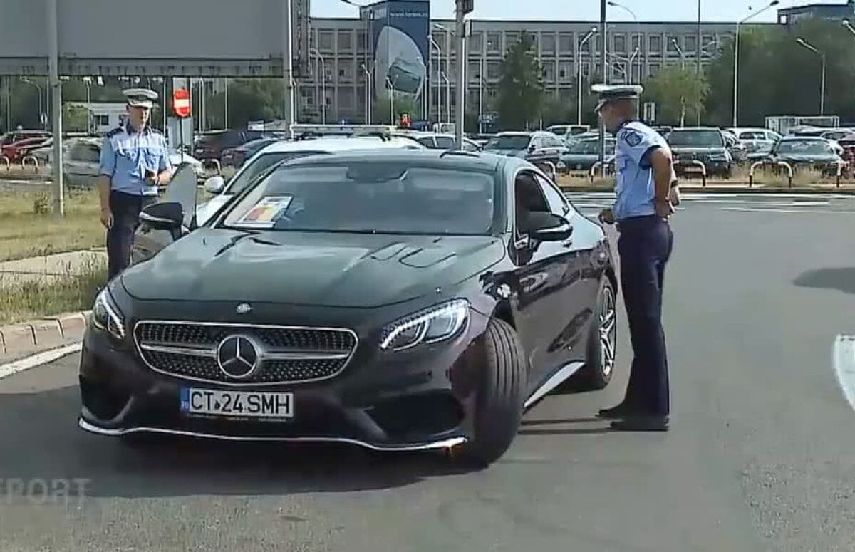 VIDEO Simona Halep oprită de poliție la ieșirea din Aeroportul Otopeni: "Ai depășit viteza legală"