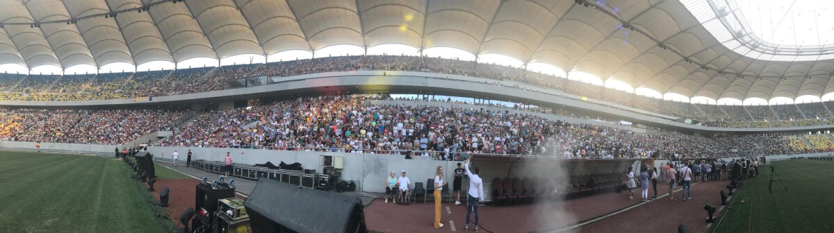 SIMONA HALEP PE ARENA NAȚIONALĂ // Halep a prezentat trofeul pe Arena Națională, în fața a 15.000 de fani: "Sunt mai emoționată ca la Roland Garros" » Firea, huiduită copios în timpul discursului