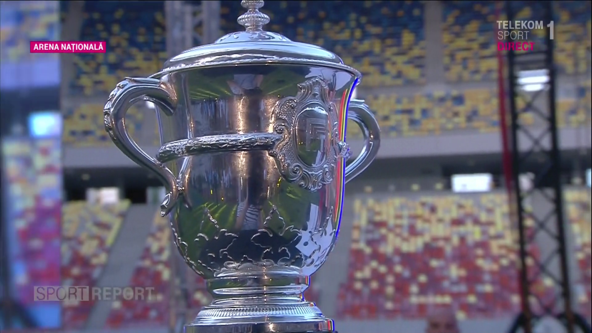 SIMONA HALEP PE ARENA NAȚIONALĂ // Halep a prezentat trofeul pe Arena Națională, în fața a 15.000 de fani: "Sunt mai emoționată ca la Roland Garros" » Firea, huiduită copios în timpul discursului