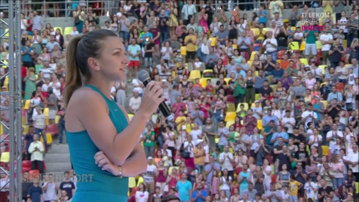 SIMONA HALEP PE ARENA NAȚIONALĂ // Halep a prezentat trofeul pe Arena Națională, în fața a 15.000 de fani: "Sunt mai emoționată ca la Roland Garros" » Firea, huiduită copios în timpul discursului