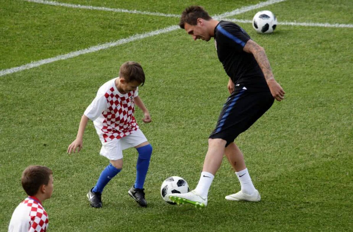 Corespondență GSP din Rusia » VIDEO + FOTO L-am urmărit pe Modrici la prima apariție a Croației în Rusia. Fiecare antrenament e ca o finală de Ligă! 