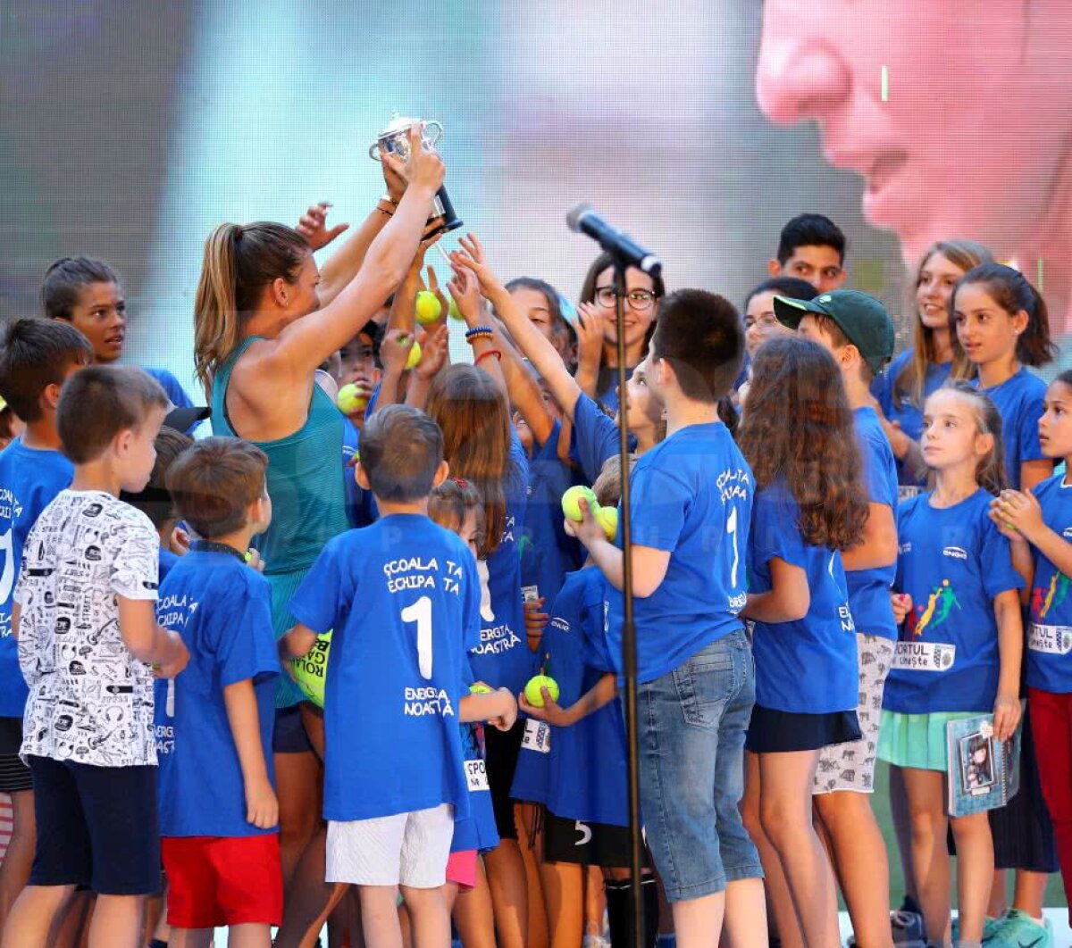 GALERIE FOTO 10 imagini emoționante de pe Arena Națională! Simona Halep, cu lacrimi în ochi în fața a peste 15.000 de români 