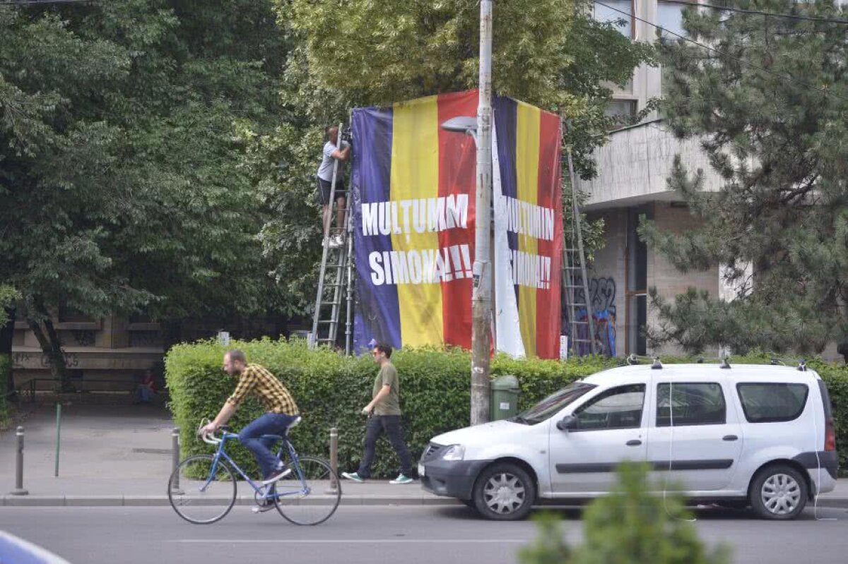 SIMONA HALEP // FOTO București, noul New York » Mesaje uriașe de felicitare pentru campioana de la Roland Garros au împânzit Capitala