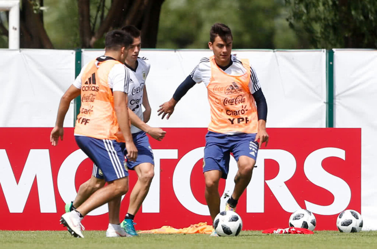 FOTO Leo Messi și Kun Aguero, mesaj savuros pe ușa camerei 221 :) 