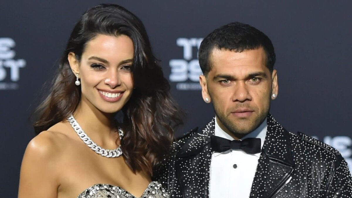 FOTO Soția lui Dani Alves, magnetul de pe Instagram » Sute de mii de fani îi urmăresc pozele sexy