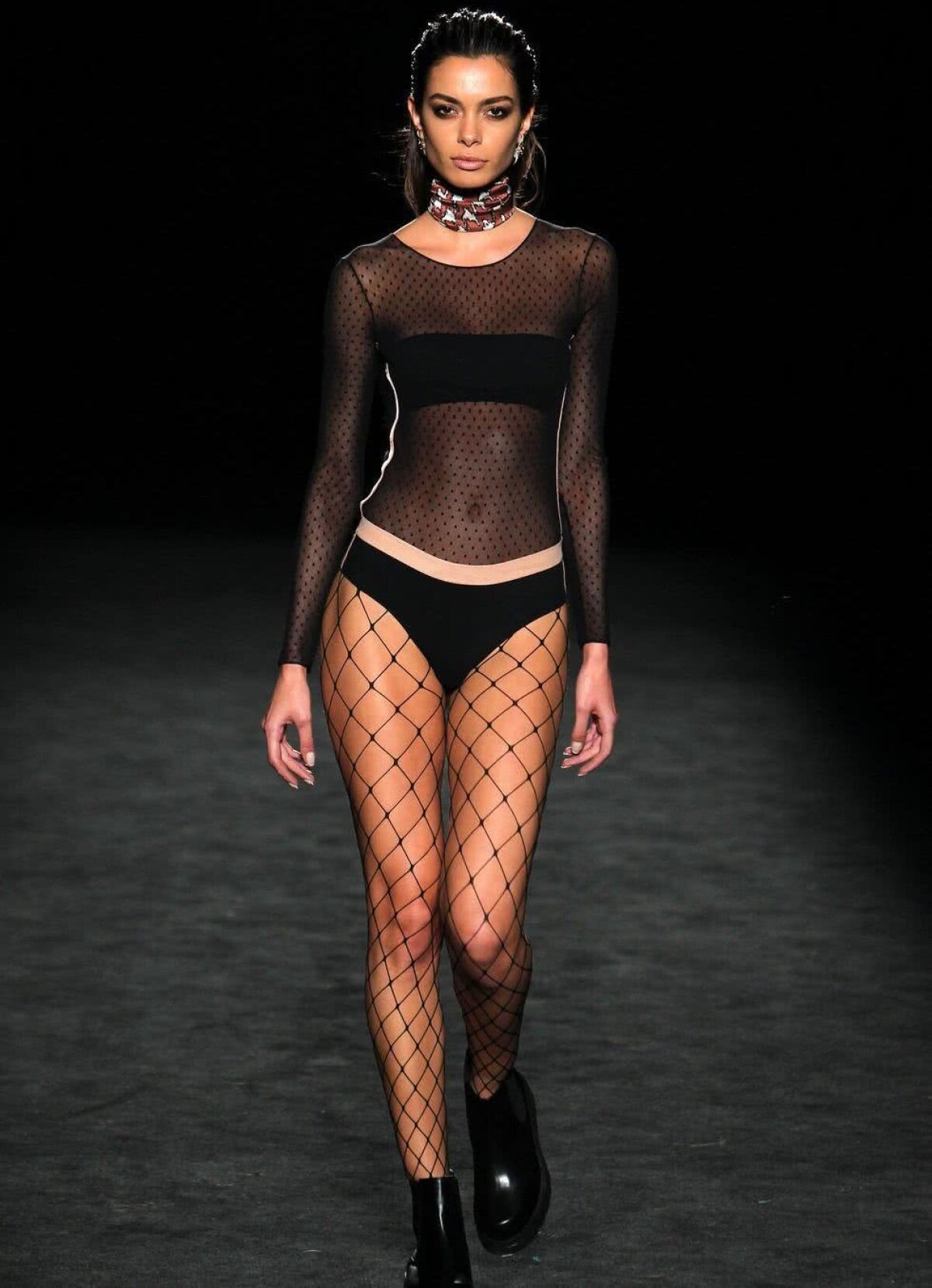 FOTO Soția lui Dani Alves, magnetul de pe Instagram » Sute de mii de fani îi urmăresc pozele sexy