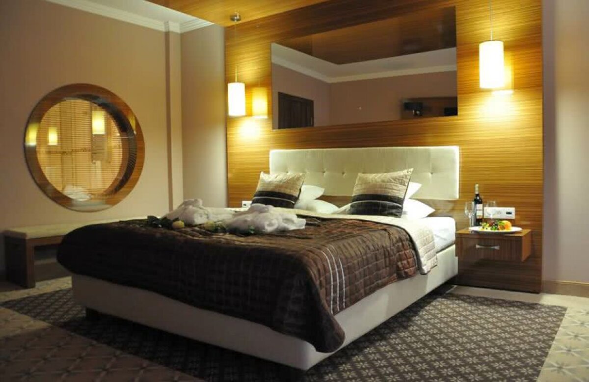 Dinamo se reunește azi » Buget de austeritate, dar joacă pe ”Barcelona”!