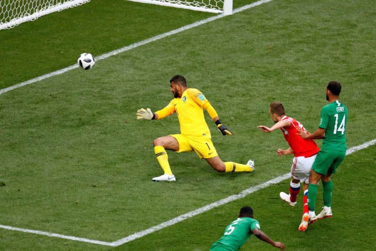 VIDEO + FOTO Goluri superbe marcate în meciul de deschidere de la Mondial » Un fost jucător al lui Real Madrid i-a umilit pe adversari