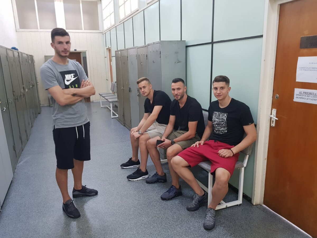 GALERIE FOTO Apariție surpriză la vizita medicală a lui Dinamo » Elevii lui Florin Bratu l-au asaltat după ultimul gol marcat