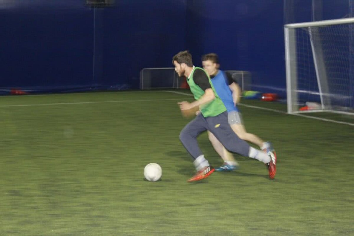 Corespondență din Rusia // VIDEO Muzicienii ruși iubesc fotbalul » Jurnalistul GSP îi dă o mână de ajutor selecționerului Cherchesov :)