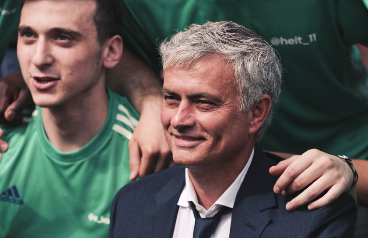 GALERIE FOTO Mourinho, Trezeguet și Karembeu au fost în centrul atenției  » Au participat la un eveniment special la Moscova