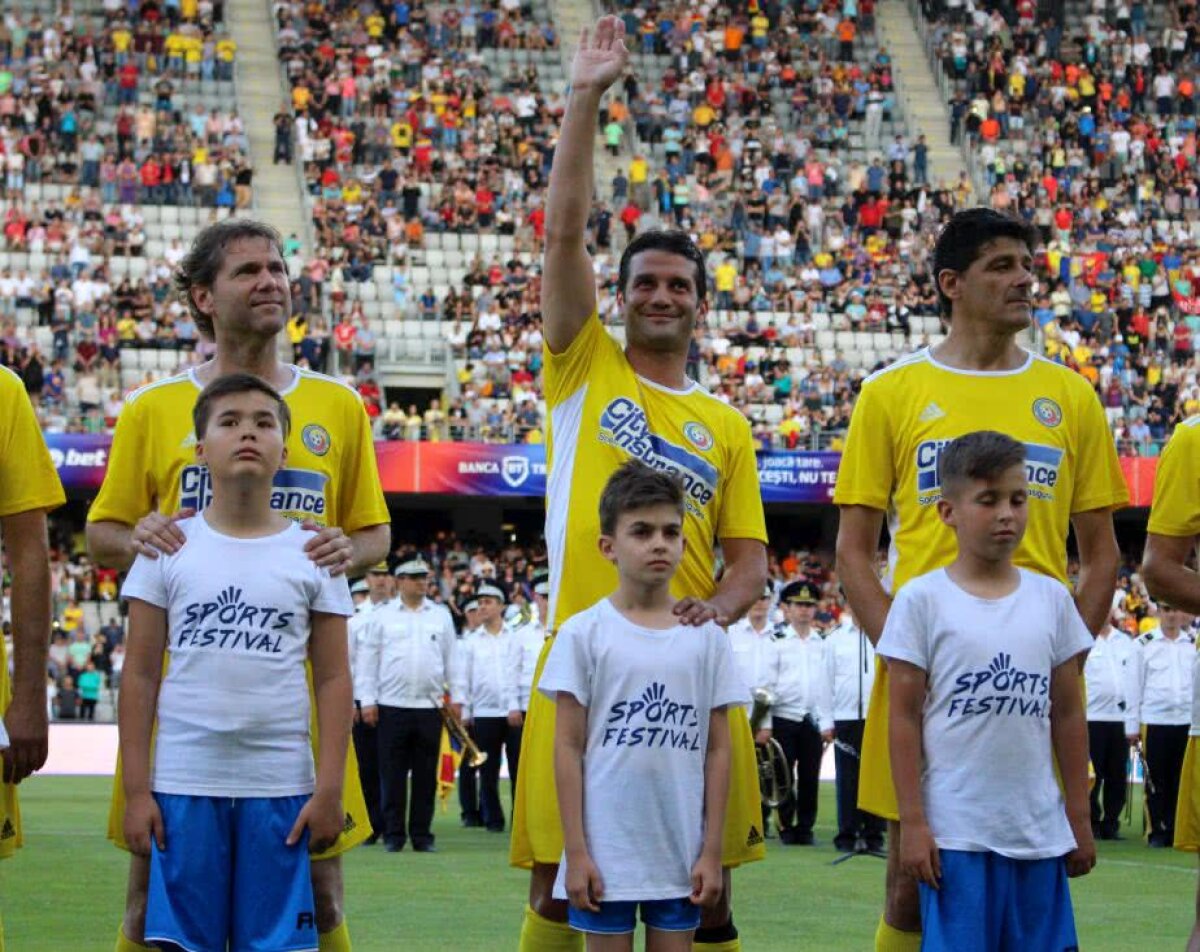 VIDEO Generația de Aur pierde meciul cu legendele Barcelonei: "Hagi e brazilian" + "Regele" a marcat pentru catalani