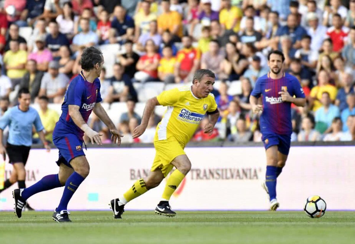 VIDEO Generația de Aur pierde meciul cu legendele Barcelonei: "Hagi e brazilian" + "Regele" a marcat pentru catalani