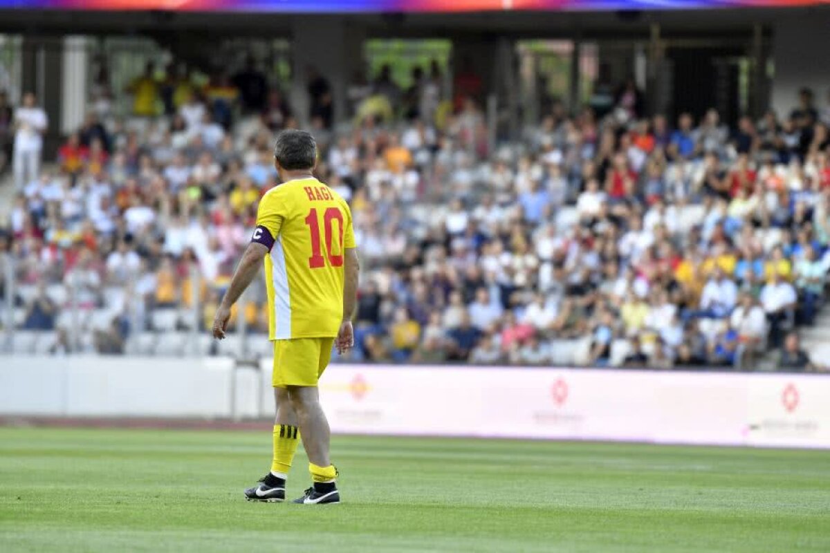 VIDEO Generația de Aur pierde meciul cu legendele Barcelonei: "Hagi e brazilian" + "Regele" a marcat pentru catalani