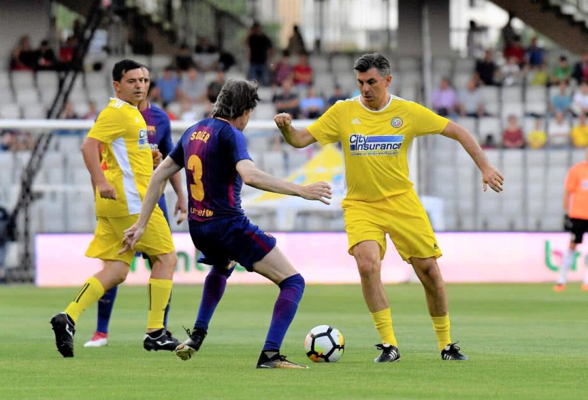 VIDEO Generația de Aur pierde meciul cu legendele Barcelonei: "Hagi e brazilian" + "Regele" a marcat pentru catalani