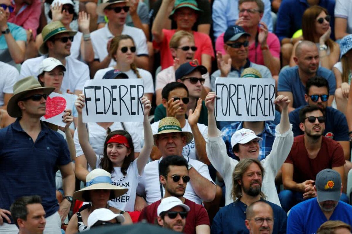 VIDEO + FOTO Roger Federer se impune la Stuttgart și ajunge la un numărul INCREDIBIL de turnee câștigate » Premiul special primit de la organizatori