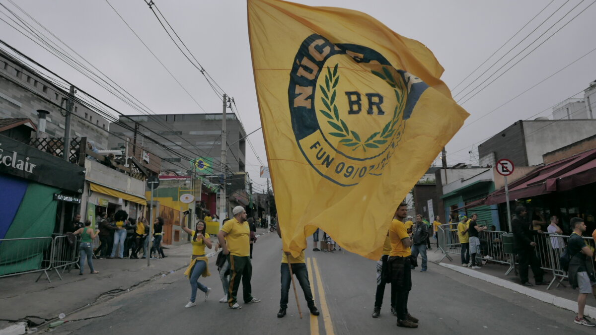 FOTOREPORTAJ DIN AMERICA DE SUD // Când se ia pauză de la criză » Cum s-a văzut Brazilia - Elveția pe străzile din Sao Paulo: o cvintuplă câștigătoare nu se deznădăjduiește la un prim egal