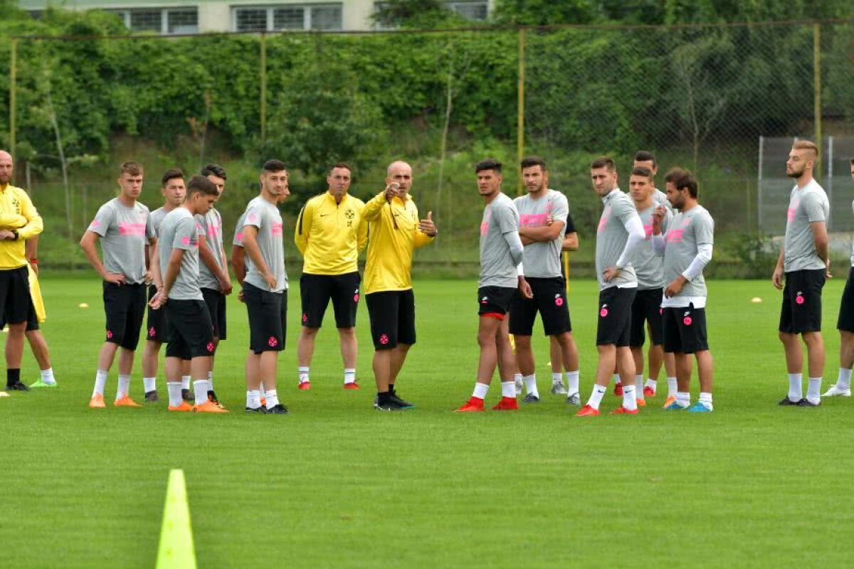 Corespondență GSP din Brașov » FOTO Imagini din cantonamentul FCSB-ului: ce metode inedite de antrenament au folosit fotbaliștii lui Dică