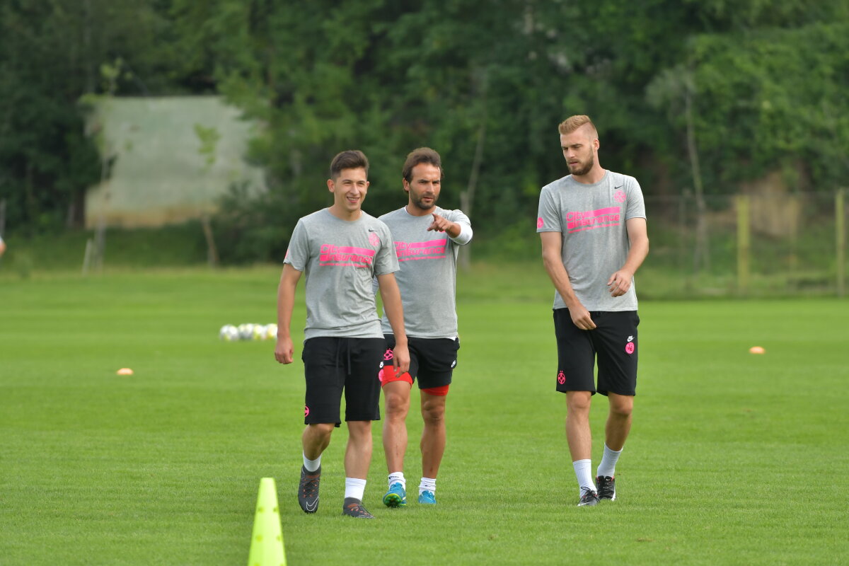 Corespondență GSP din Brașov » FOTO Imagini din cantonamentul FCSB-ului: ce metode inedite de antrenament au folosit fotbaliștii lui Dică