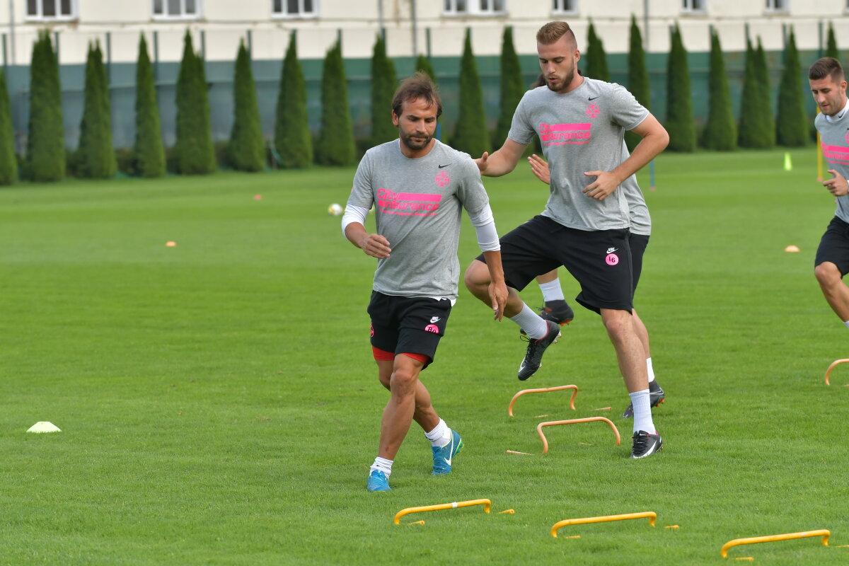 Corespondență GSP din Brașov » FOTO Imagini din cantonamentul FCSB-ului: ce metode inedite de antrenament au folosit fotbaliștii lui Dică