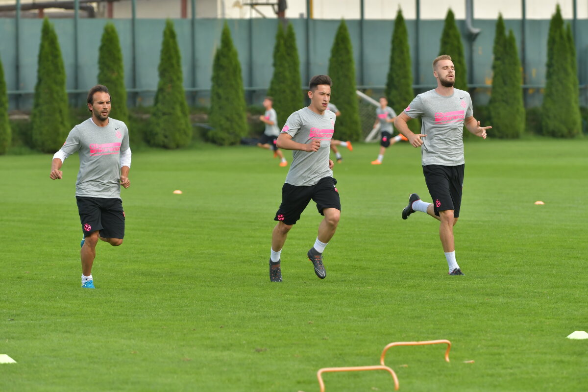 Corespondență GSP din Brașov » FOTO Imagini din cantonamentul FCSB-ului: ce metode inedite de antrenament au folosit fotbaliștii lui Dică