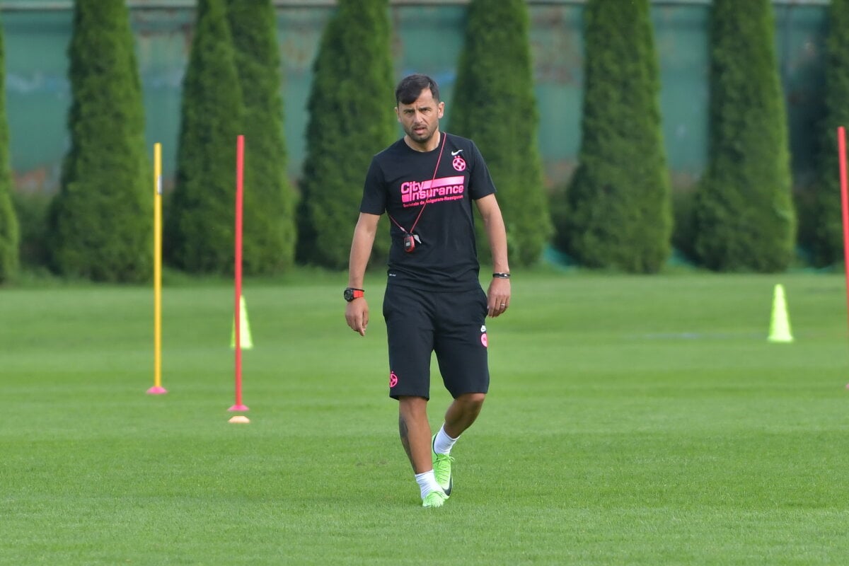 Corespondență GSP din Brașov » FOTO Imagini din cantonamentul FCSB-ului: ce metode inedite de antrenament au folosit fotbaliștii lui Dică