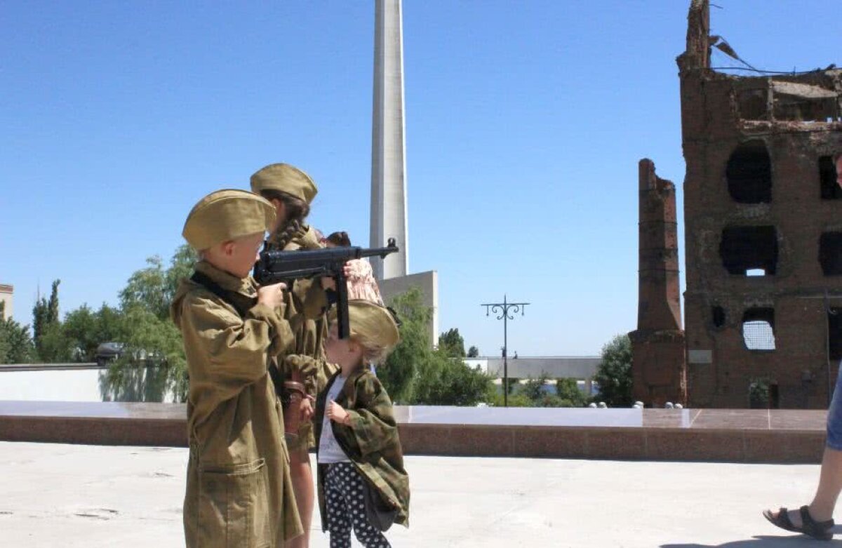 CORESPONDENȚĂ DIN RUSIA // VIDEO&FOTO Lecție de istorie la moara Grudinina » Doar ea a rămas în picioare la Stalingrad!