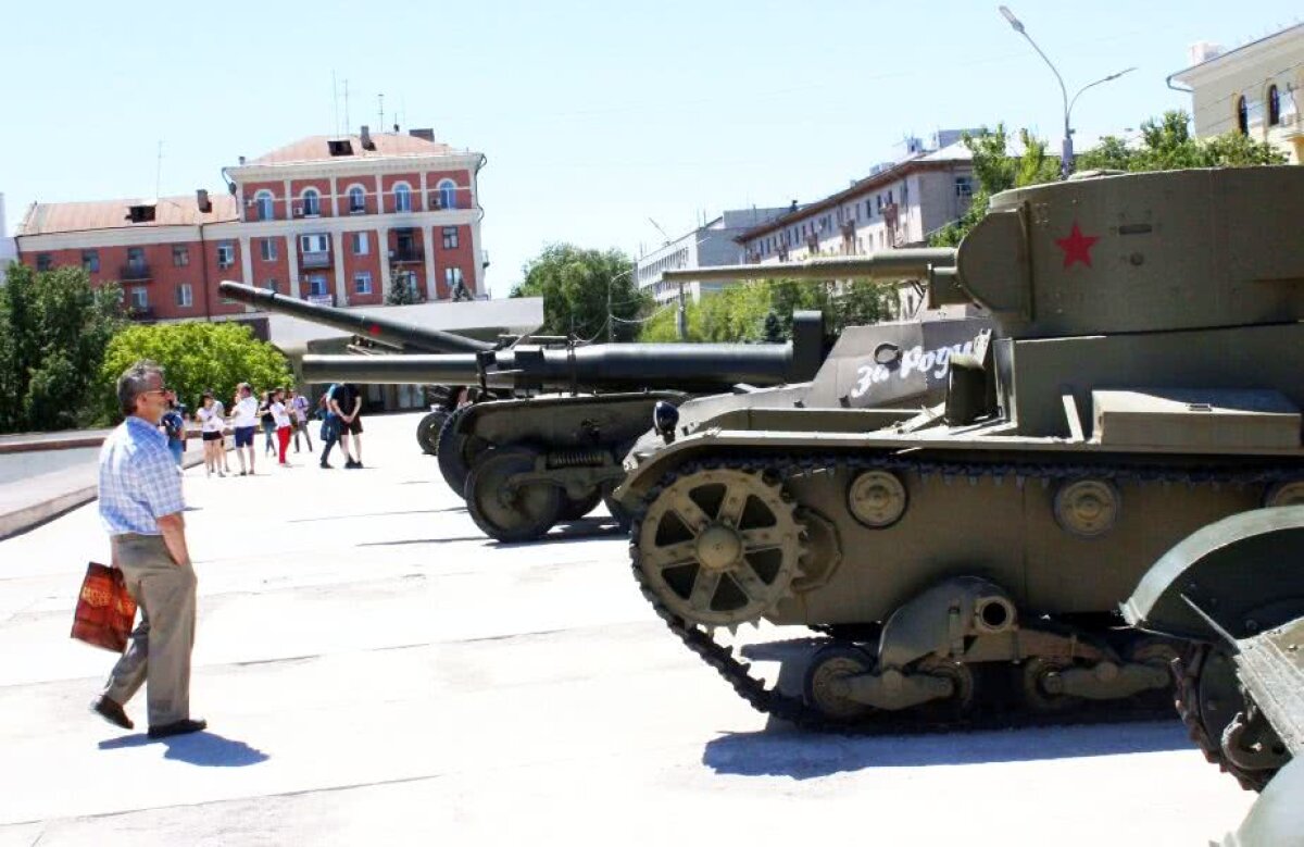 CORESPONDENȚĂ DIN RUSIA // VIDEO&FOTO Lecție de istorie la moara Grudinina » Doar ea a rămas în picioare la Stalingrad!