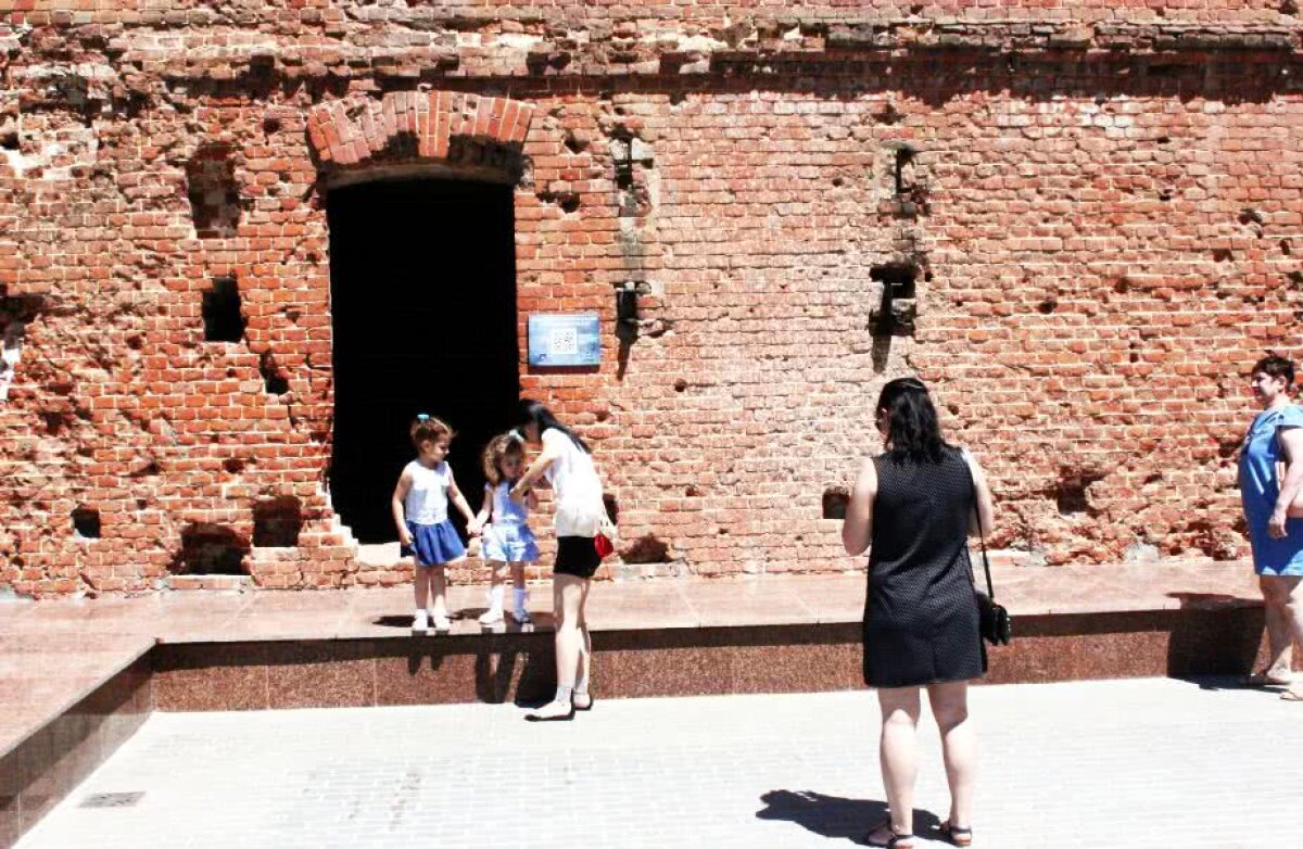 CORESPONDENȚĂ DIN RUSIA // VIDEO&FOTO Lecție de istorie la moara Grudinina » Doar ea a rămas în picioare la Stalingrad!