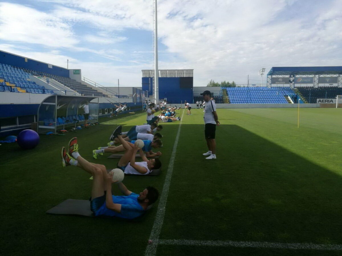 GALERIE FOTO » Ce vrea Hagi la antrenamente: puștii Viitorului sunt chinuiți serios! Program special pregătit 