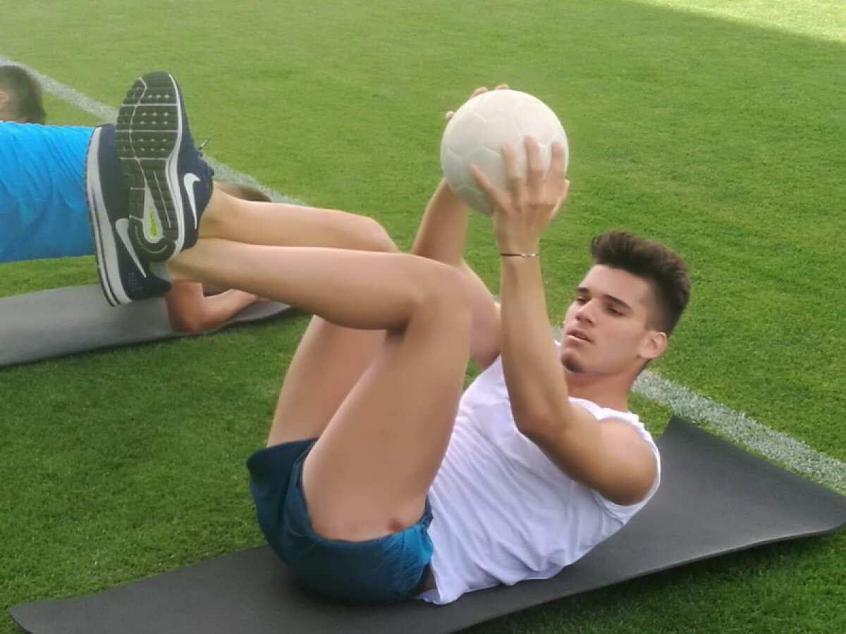 GALERIE FOTO » Ce vrea Hagi la antrenamente: puștii Viitorului sunt chinuiți serios! Program special pregătit 