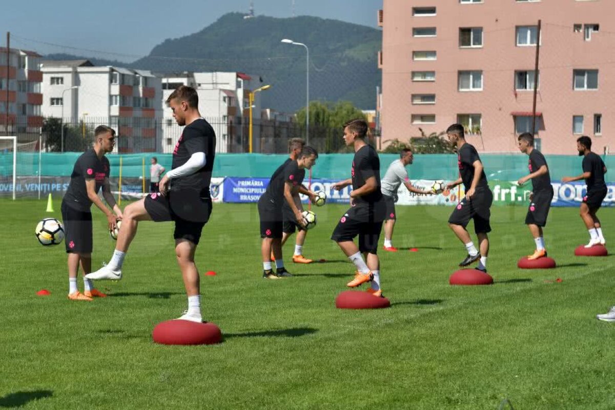 GALERIE FOTO Steliștii trag tare în cantonamentul de la Brașov! Dică nu-i menajează deloc 